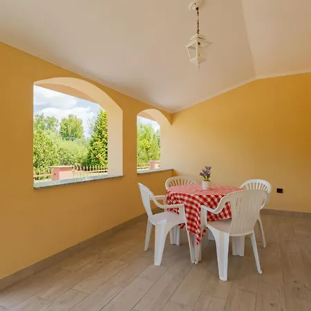 Apartament Daisy 2 By Interhome