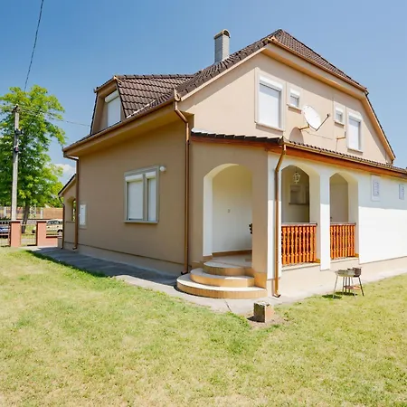 Apartament Daisy 2 By Interhome *