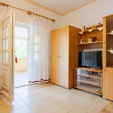 Apartament Daisy 2 By Interhome Balatonmáriafürdő
